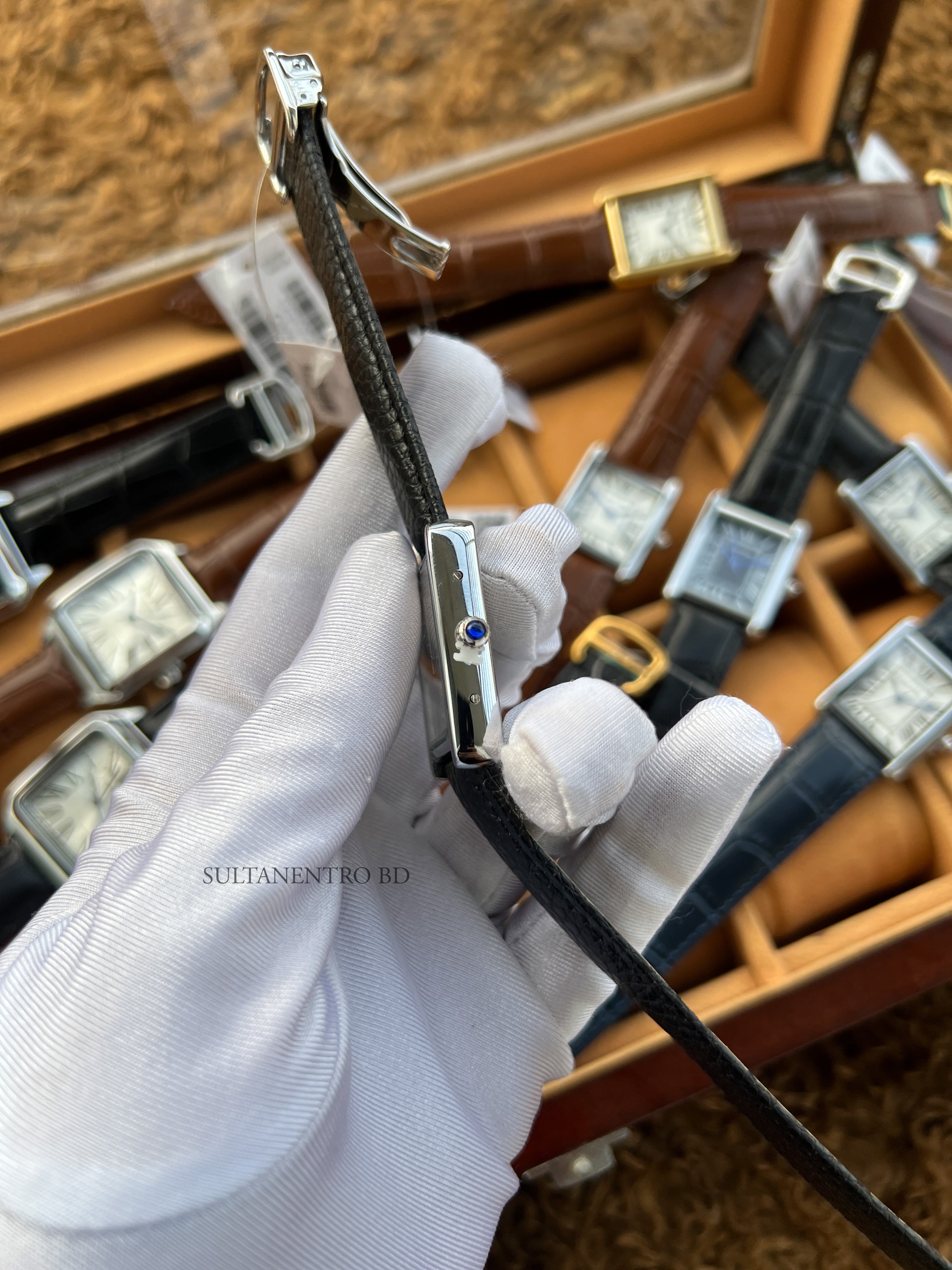 Cartier Tank (Old Money) – Quartz Movement