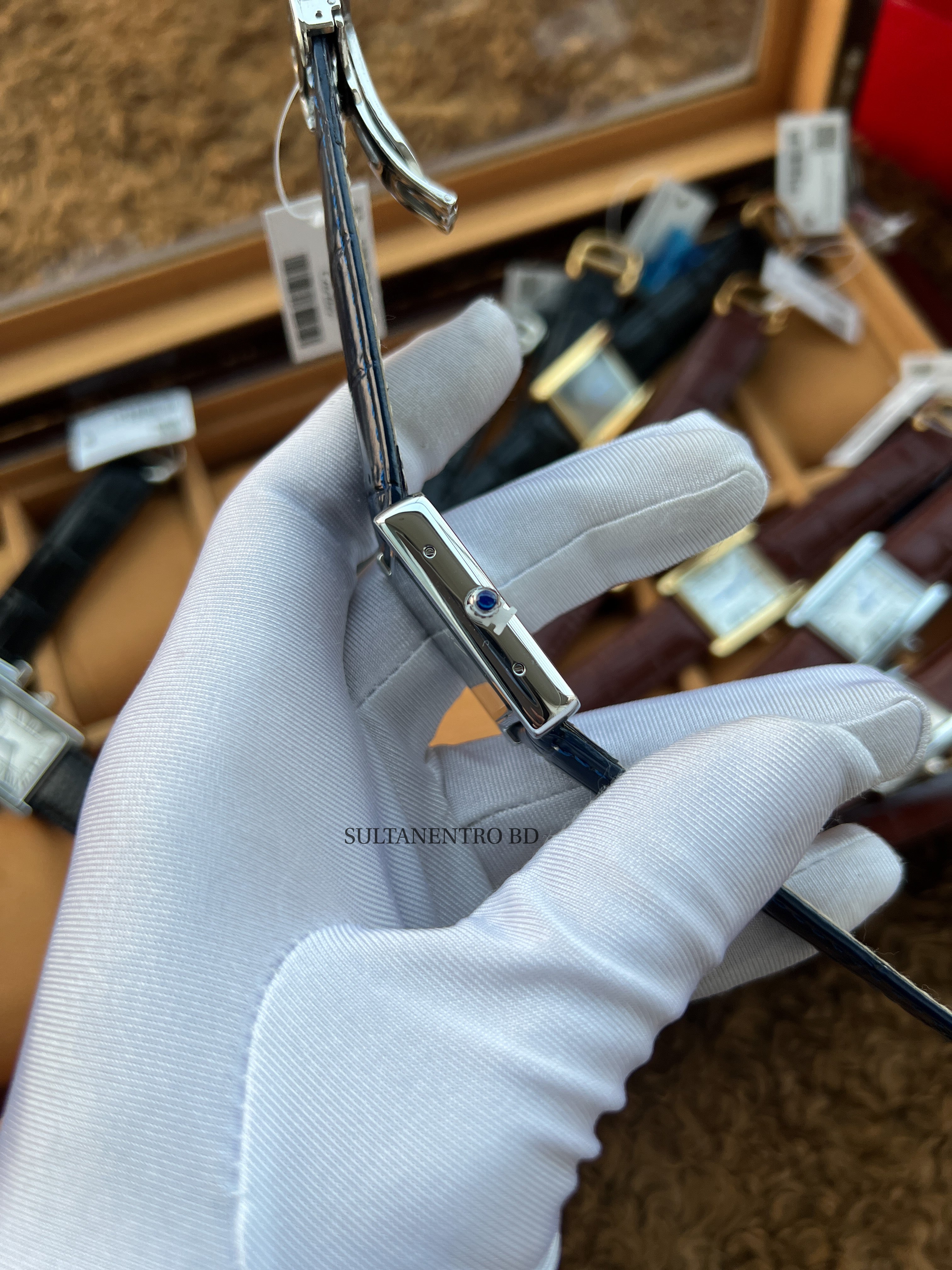 Cartier Tank (Old Money) – Quartz Movement