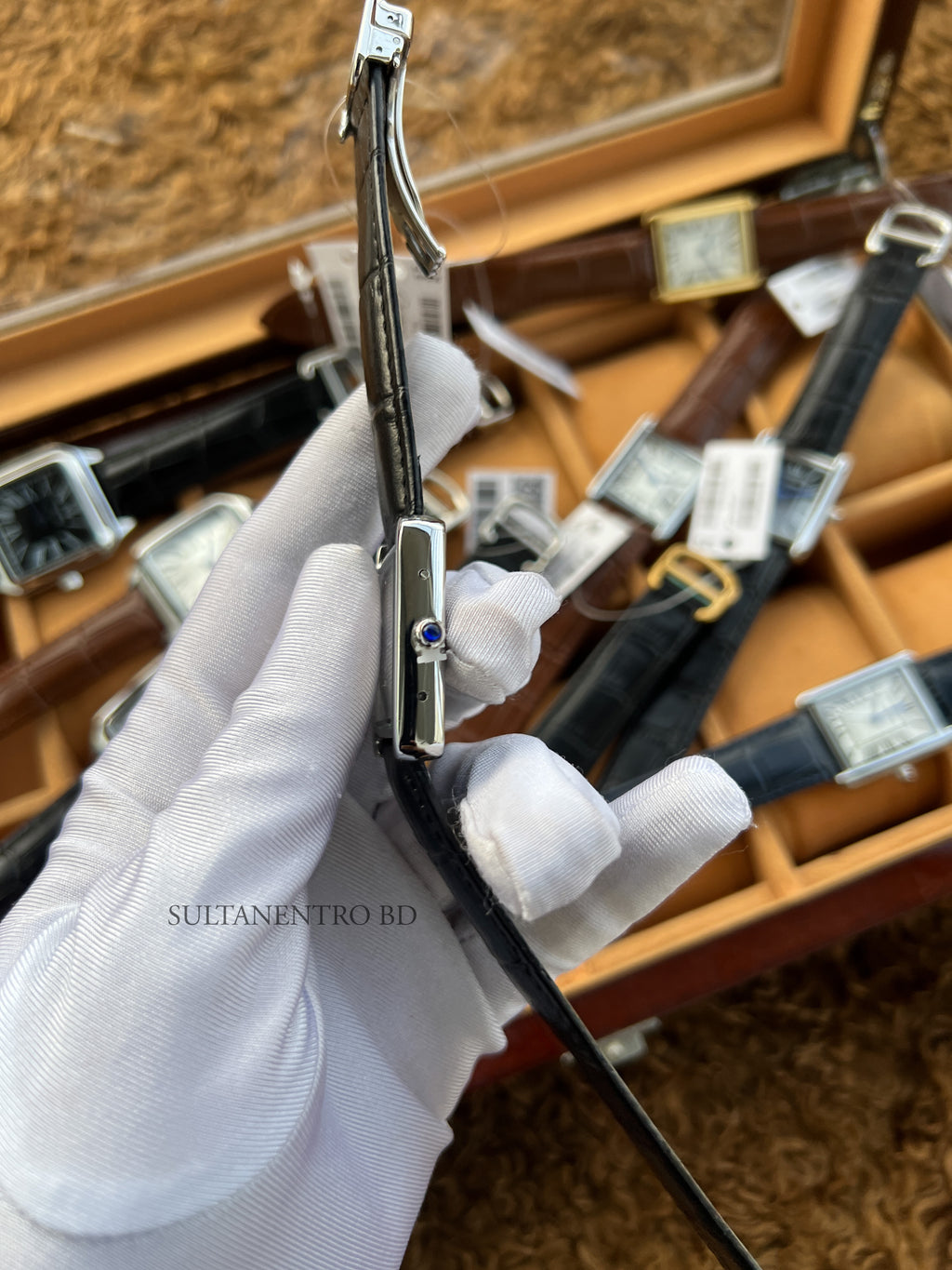 Cartier Tank (Old Money) – Quartz Movement