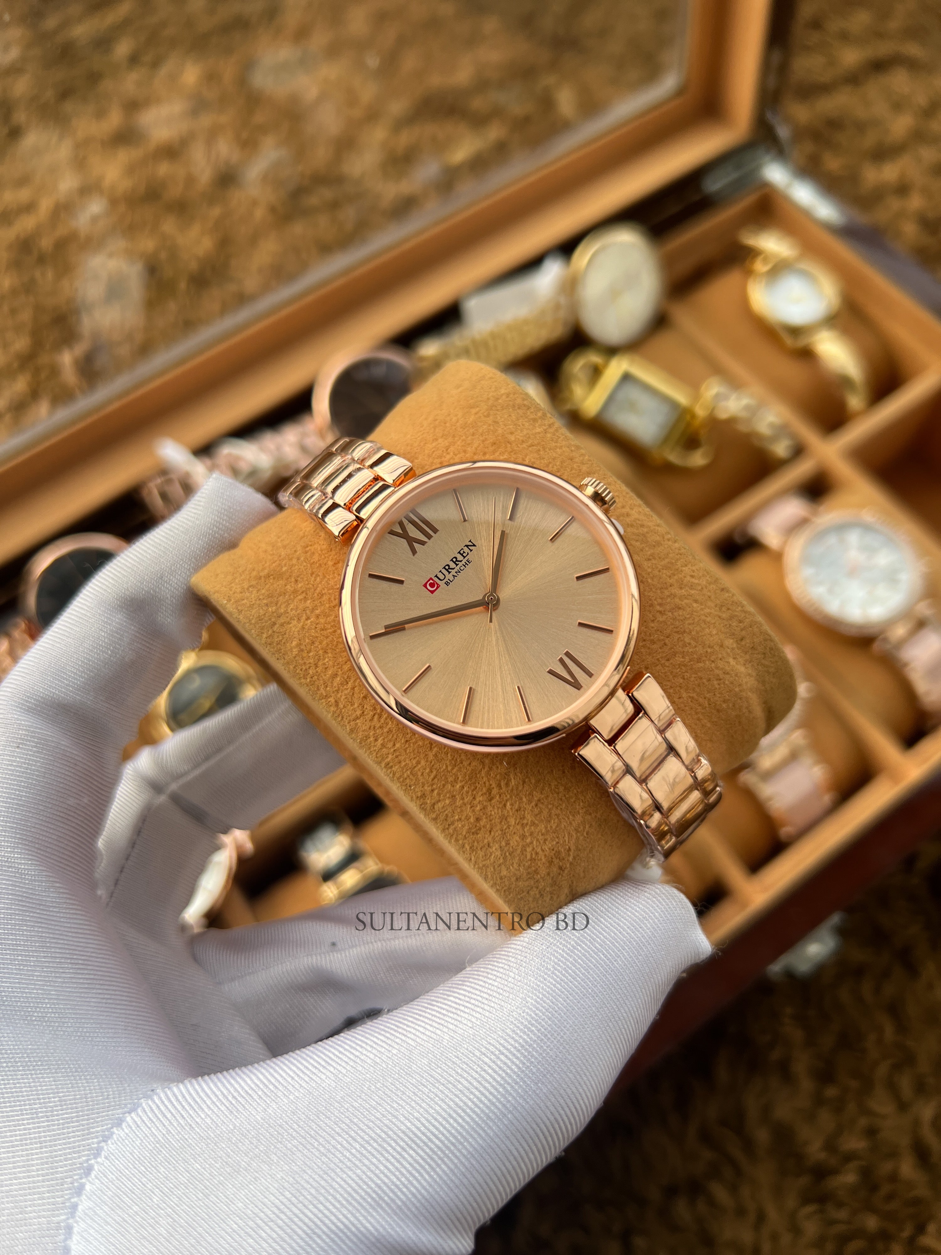 Curren (C-9017) Original Female Watch