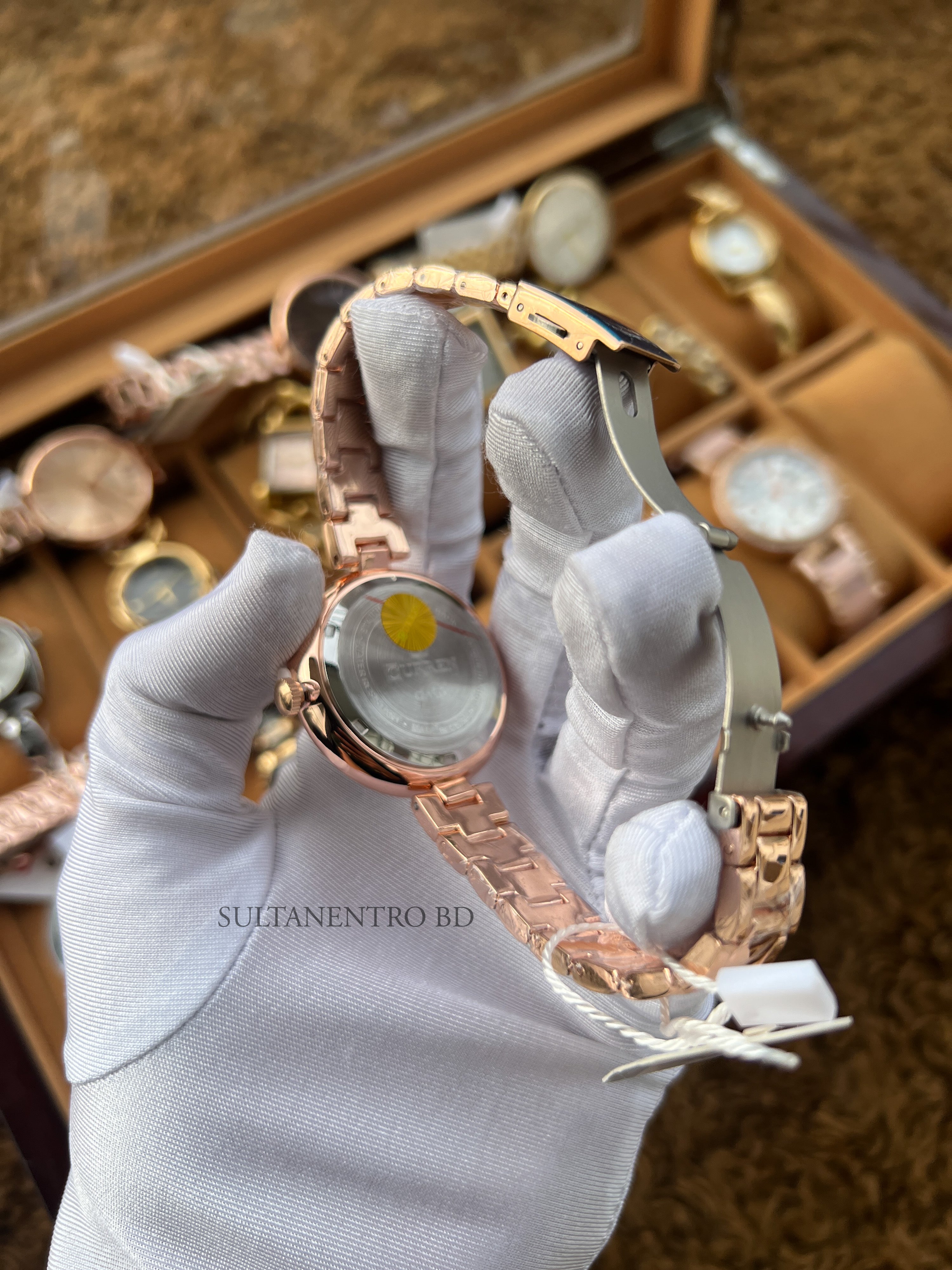 Curren (C-9017) Original Female Watch