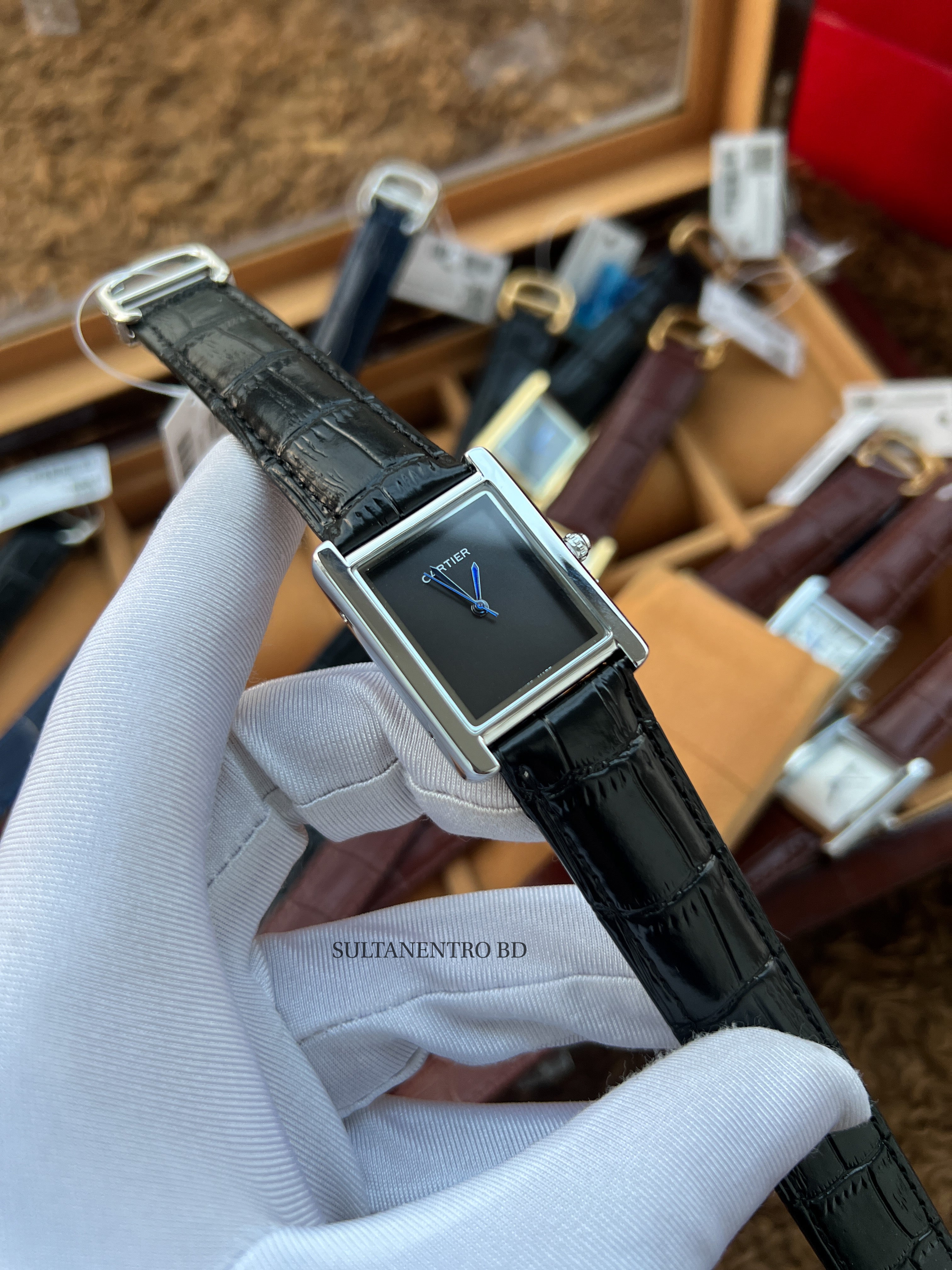 Cartier Tank (Old Money) – Quartz Movement