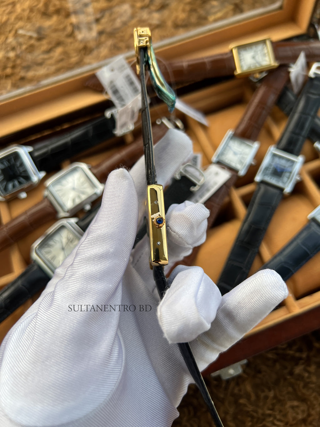 Cartier Tank (Old Money) – Quartz Movement