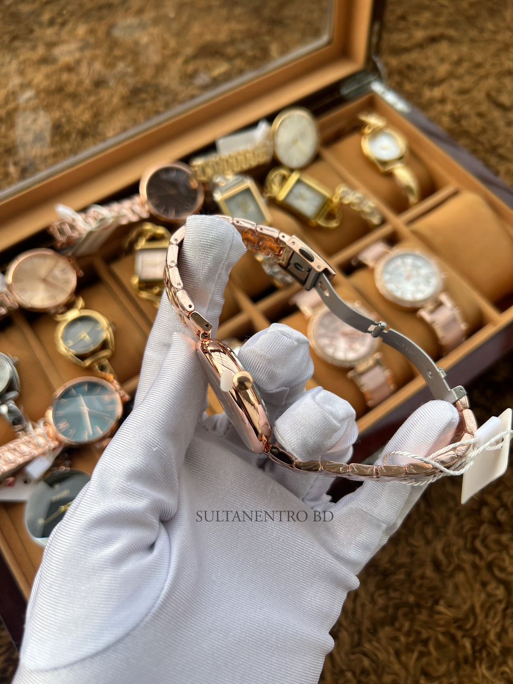 Curren (C-9017) Original Female Watch