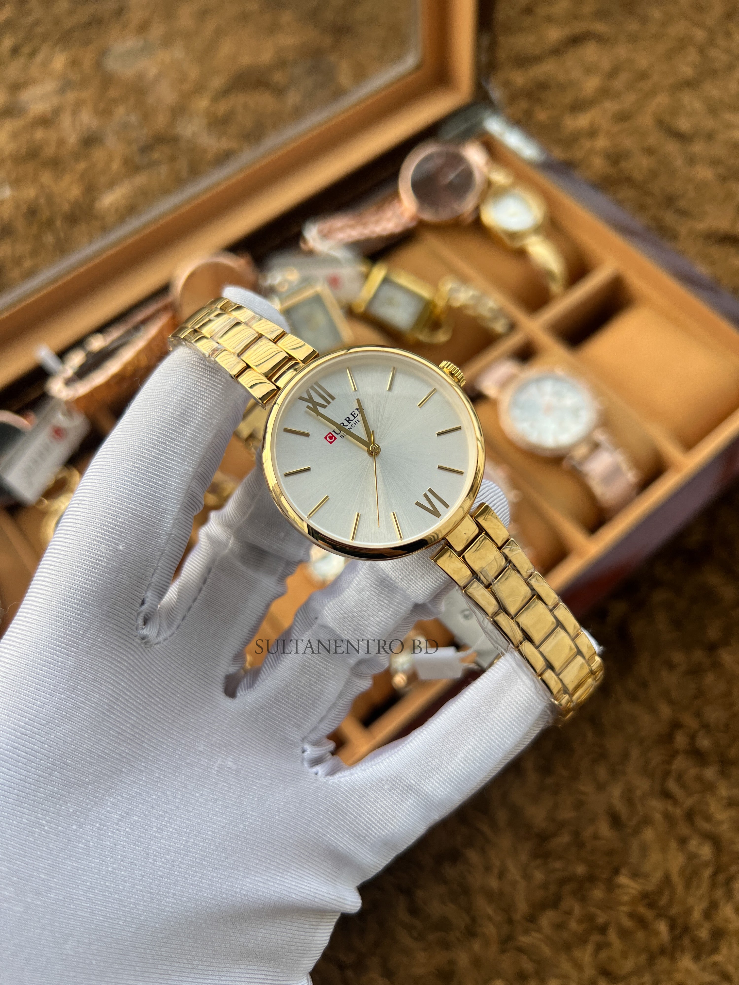 Curren (C-9017) Original Female Watch