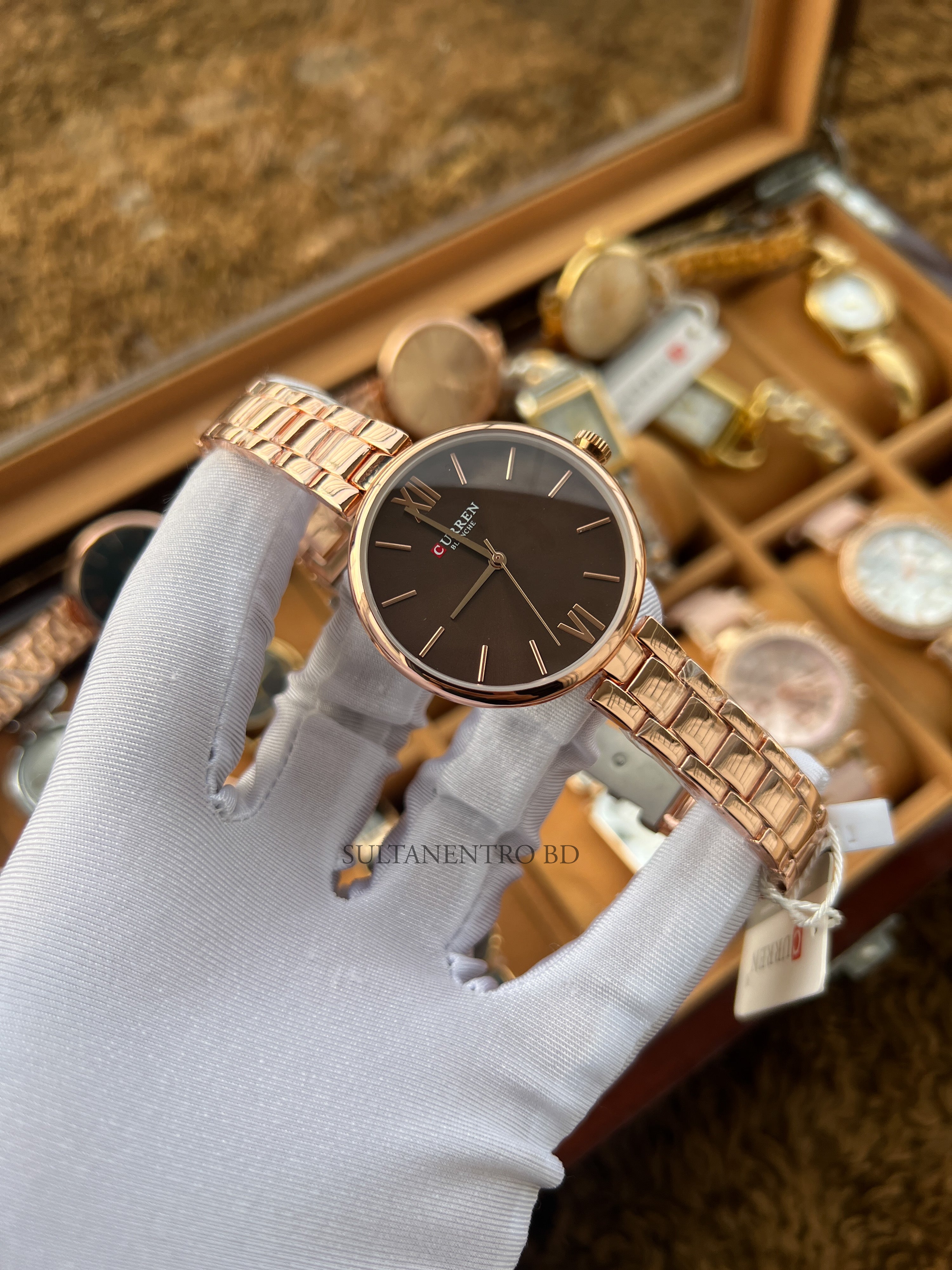 Curren (C-9017) Original Female Watch