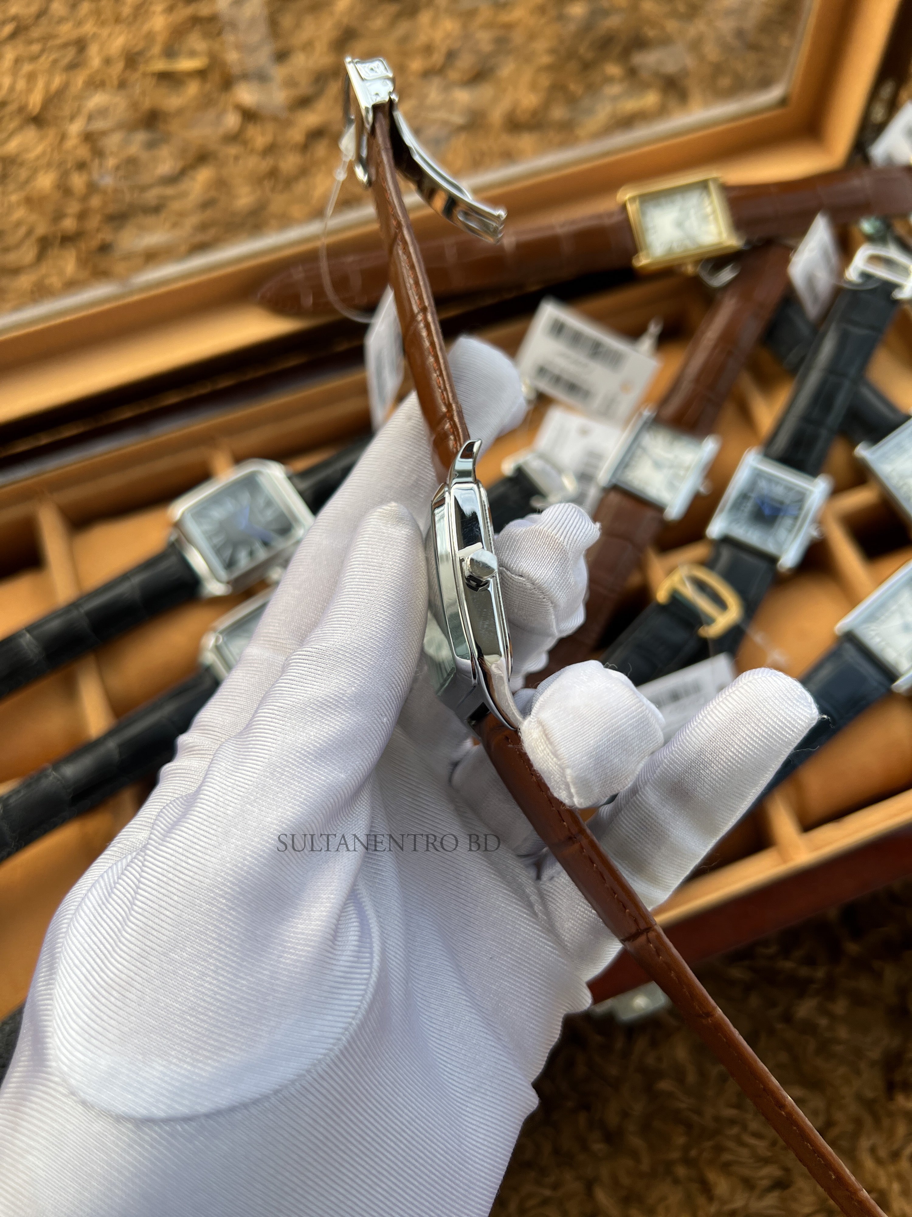 Cartier Santos (Old Money) – Quartz Movement