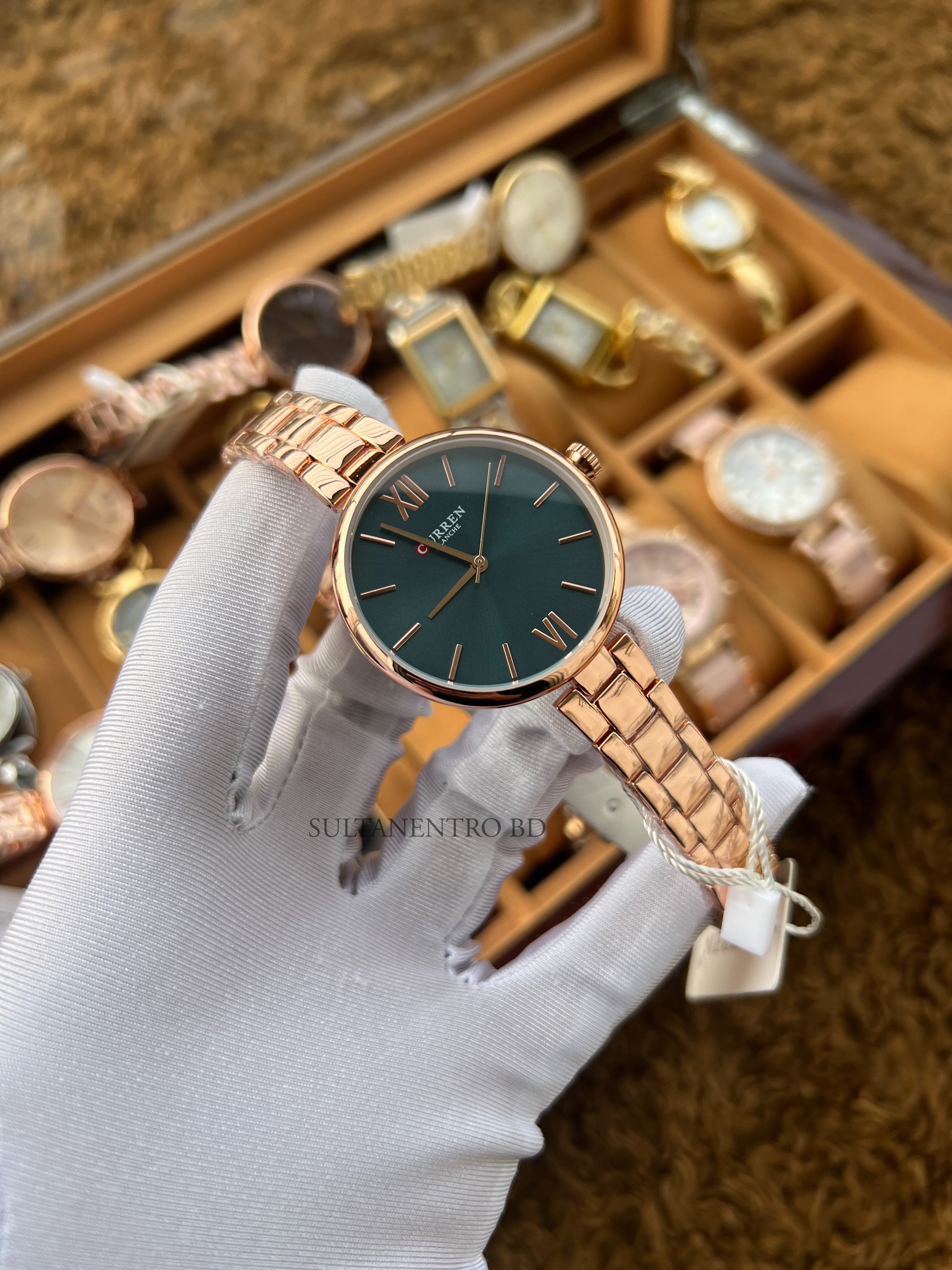 Curren (C-9017) Original Female Watch