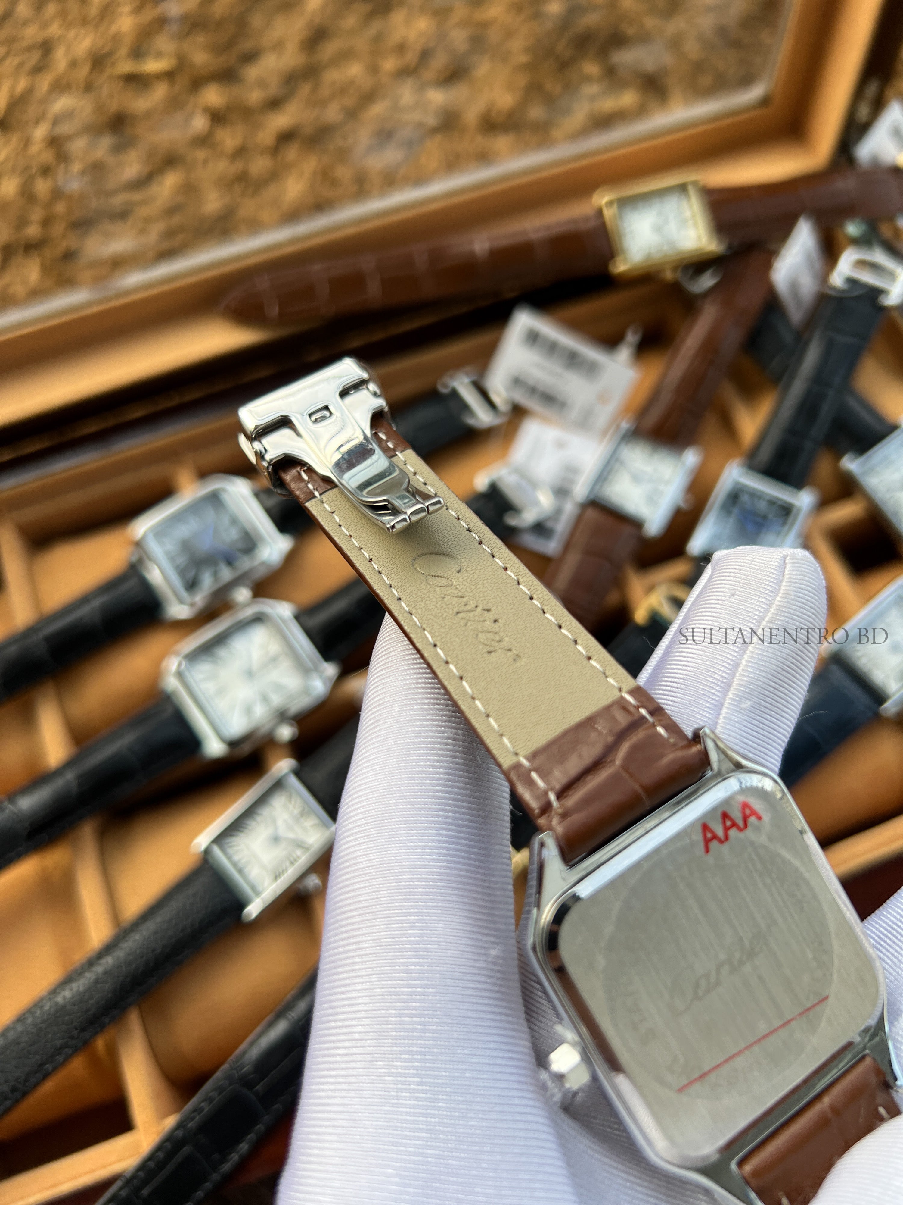 Cartier Santos (Old Money) – Quartz Movement