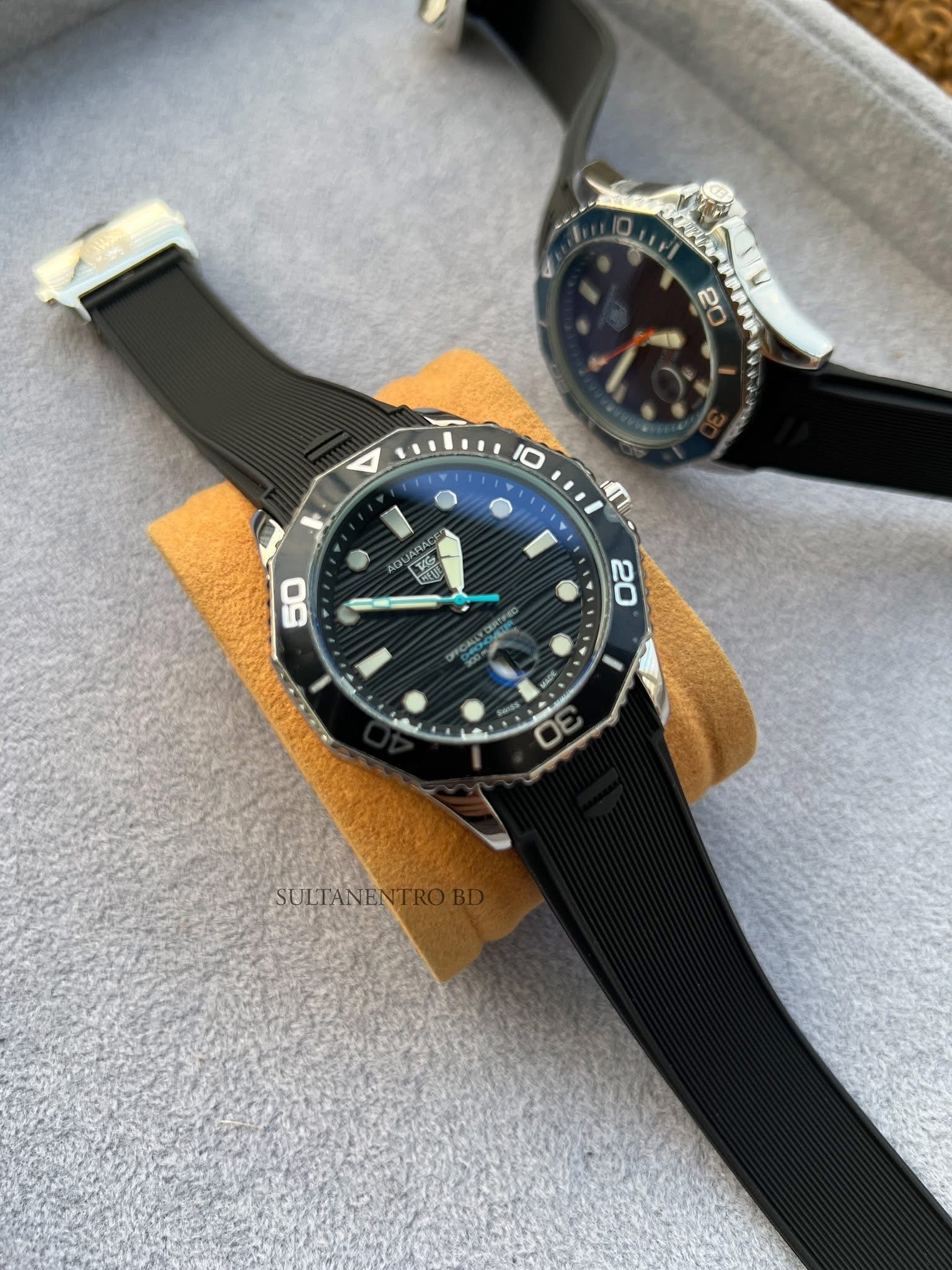 Tag Heuer Aquaracer (Sweep Movement)