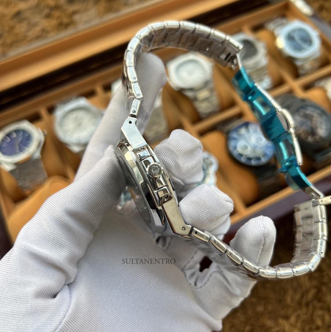 Patek Philippe Nautilus Automatic Watch